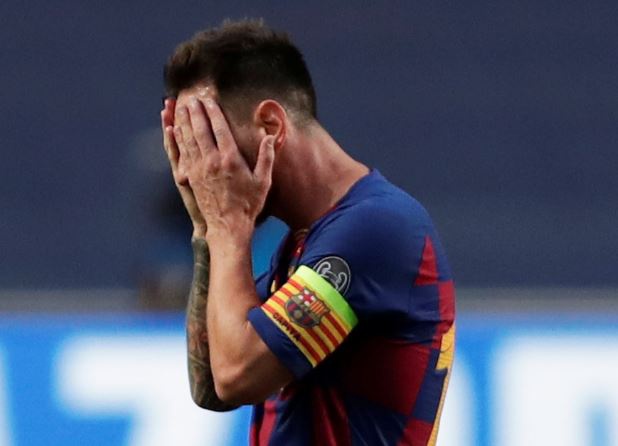   Messi nỗ lực nhưng không thể bù đắp cho những sai lầm liên tiếp ở hàng phòng ngự. Ảnh: Reuters. 