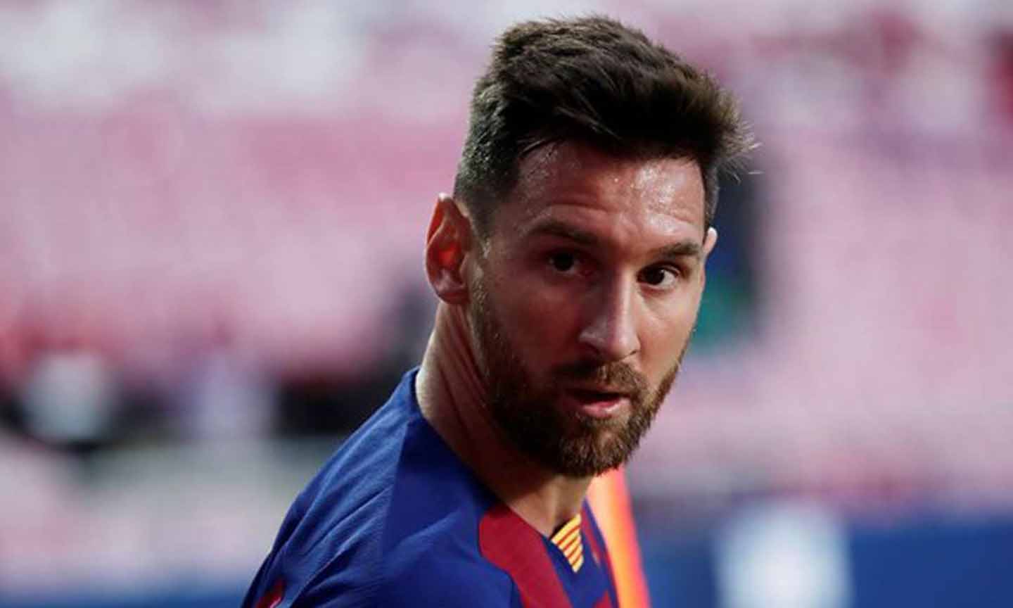 Messi sẽ ở lại Barcelona thêm 1 năm. (Nguồn: givemesport)