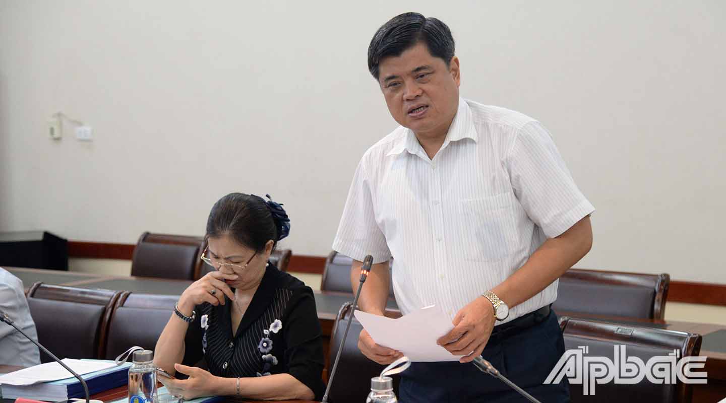 Đồng chí Trần Thanh Nam phát biểu kết luận cuộc họp.