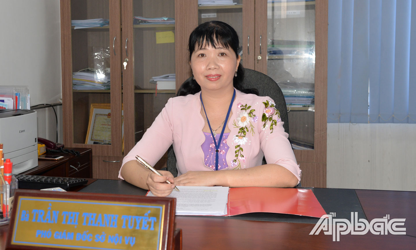 Phó Chủ tịch Hội đồng Thi đua - Khen thưởng tỉnh, Phó Giám đốc Sở Nội vụ Trần Thị Thanh Tuyết