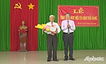 Huyện Chợ Gạo: Trao Huy hiệu 55 năm tuổi Đảng cho đảng viên Trương Văn Hưng