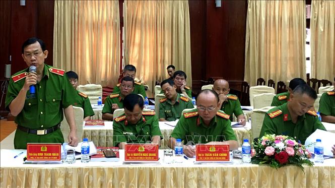 Thiếu tướng Đinh Thanh Nhàn, Phó Giám đốc Công an Thành phố Hồ Chí Minh, tham luận tại Hội thảo. Ảnh: TTXVN phát