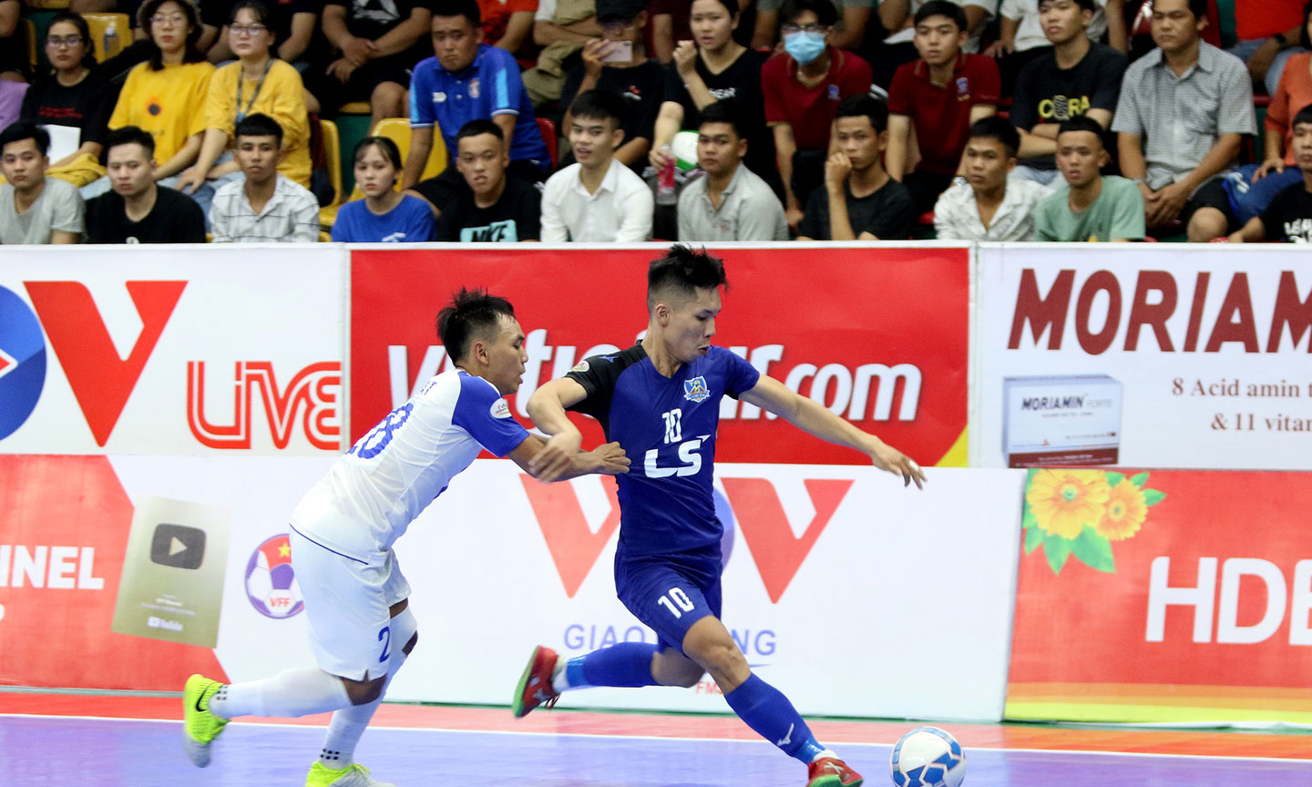 Trận đấu chiều ngày 4-10 của Giải Futsal HDBank vô địch quốc gia 2020 đang được người hâm mộ quan tâm theo dõi.