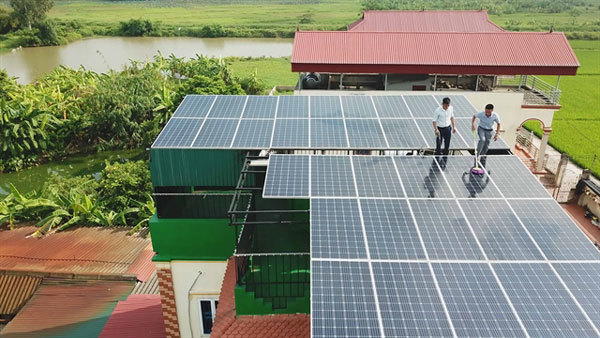 Rooftop solar power installed in northern Bac Ninh Province. —VNA/VNS Photo Thanh Thuong.