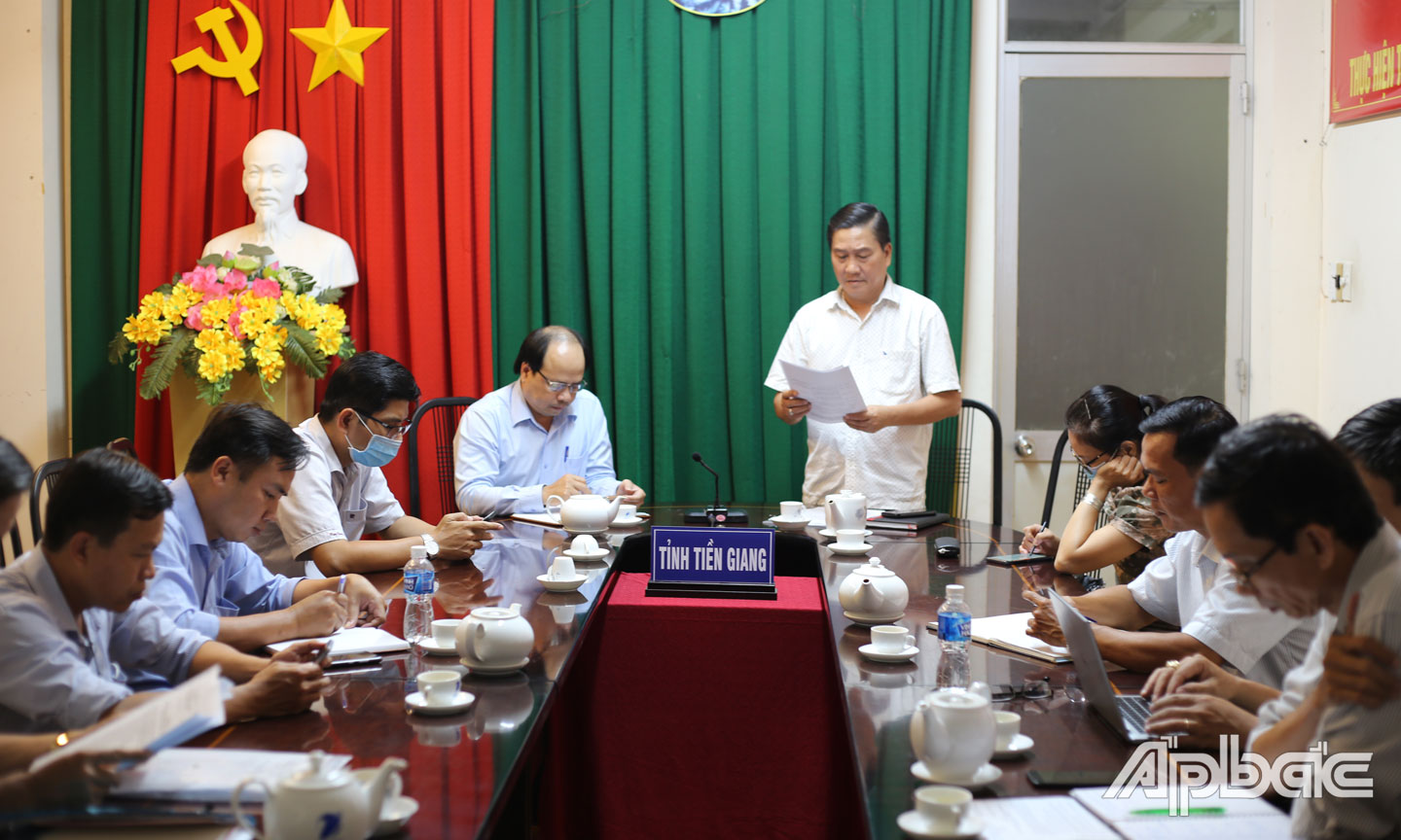 Phó Giám đốc Sở TT&TT tỉnh Tiền Giang Nguyễn Văn Vững rà soát lại công tác tổ chức.