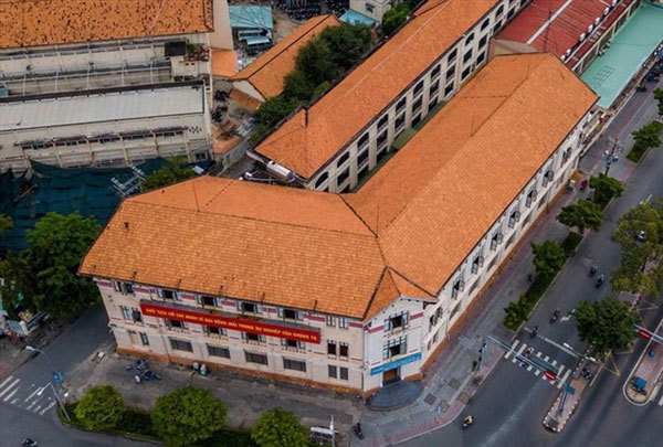 The Sai Gon Railway Company headquarters, located at 136 Ham Nghi Street District 1 in HCM City, needs to be restored and preserved. — Photo tienphong.vn.