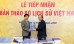 Bàn giao bản thảo bộ Lịch sử Việt Nam