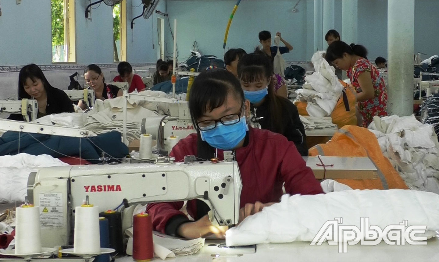Xã Bình Phú chú trọng chuyển dịch cơ cấu kinh tế theo hướng phát triển công nghiệp, dịch vụ, thương mại.