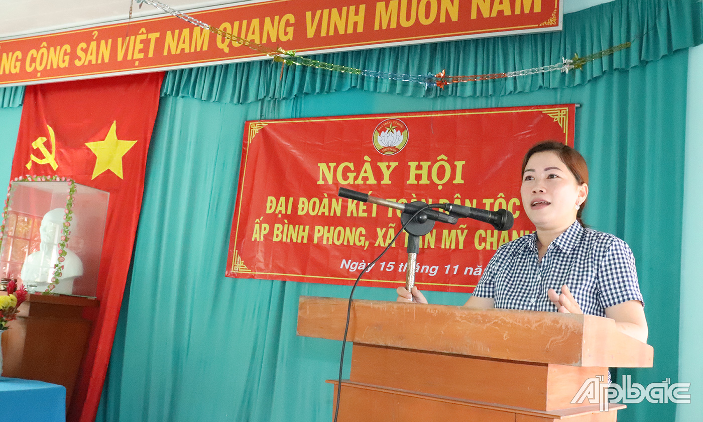 Chủ tịch Mặt trận Tổ quốc xã Tân Mỹ Chánh Lê Thị Thùy Linh phát biểu ôn lại truyền thống 90 năm Ngày thành lập Mặt trận Dân tộc Thống nhất Việt Nam  
