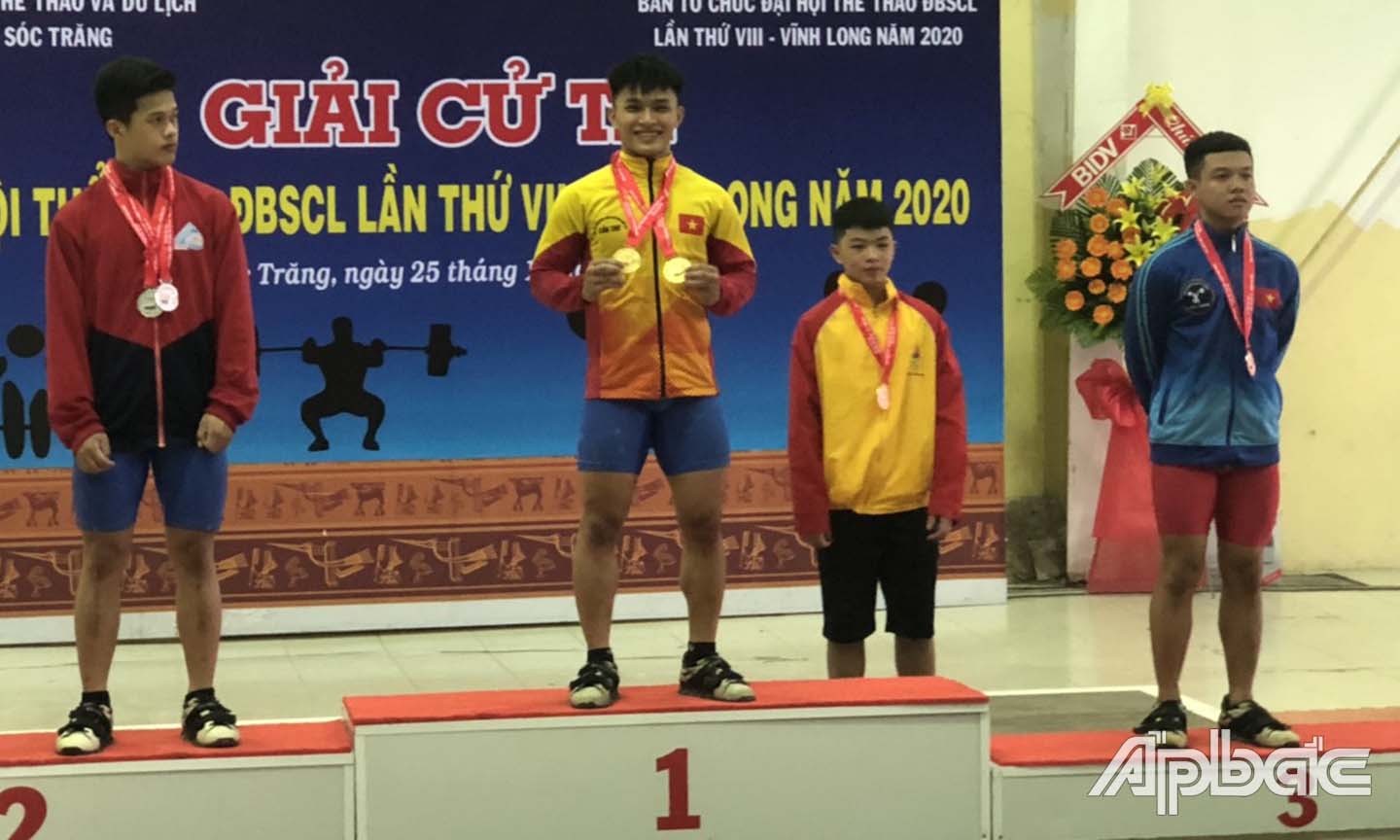Vận động viên (VĐV) Ngô Sơn Đỉnh xuất sắc mang về cho Đội Cử tạ Tiền Giang 3 HCV ở hạng cân 62 kg