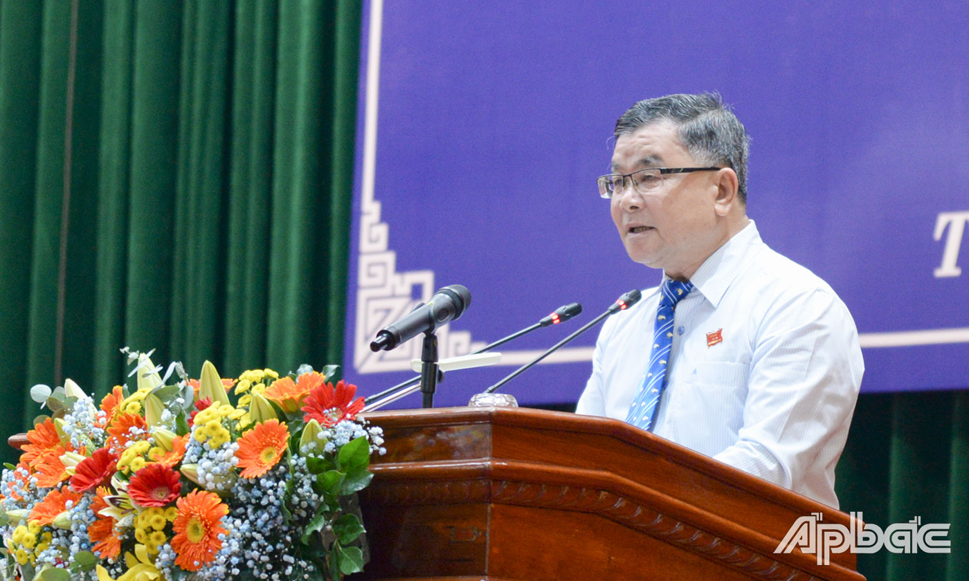 Đồng chí Phạm Văn Bảy  thông qua dự kiến chương trình kỳ họp thứ 14