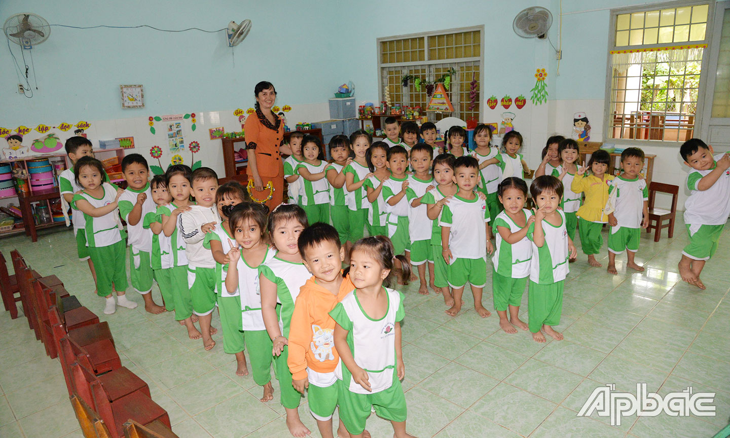 Cô giáo Trường Mẫu giáo An Bình Tây  (huyện Ba Tri, tỉnh Bến Tre) trong giờ dạy trẻ.