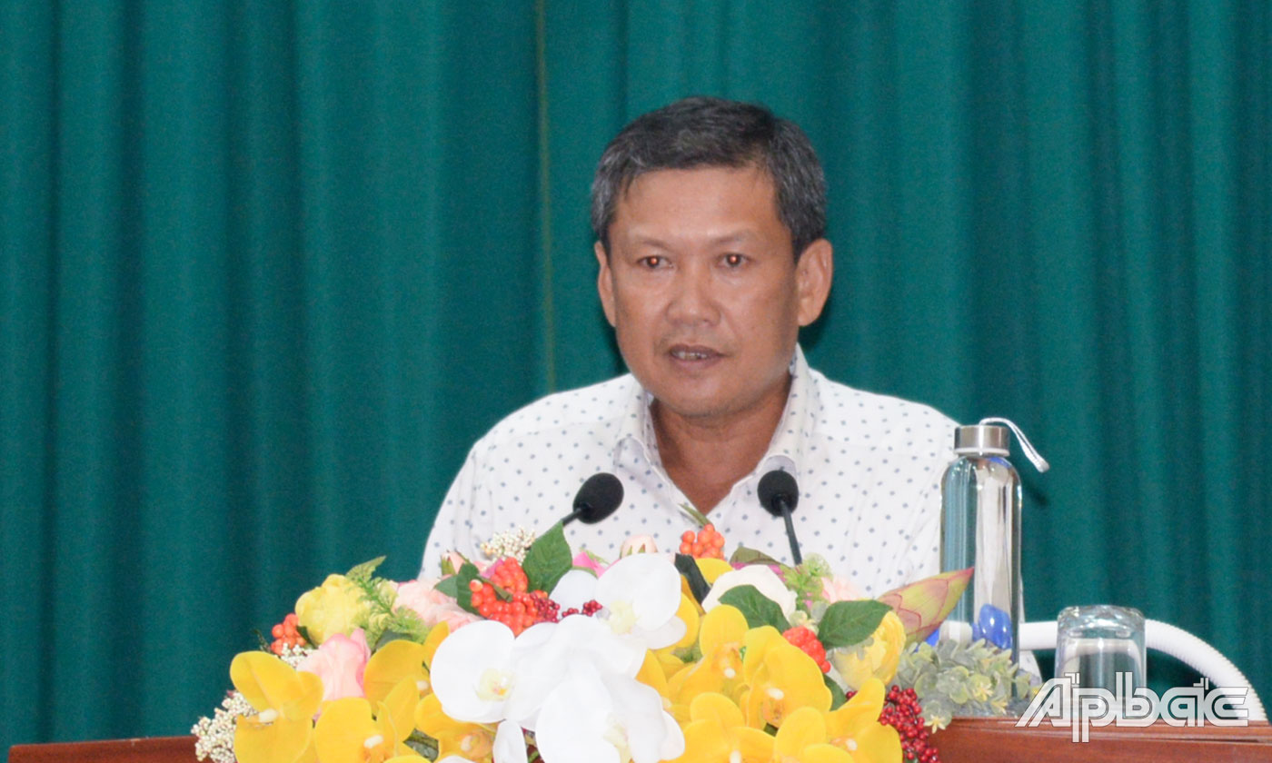 Đồng chí Cao Việt Quốc phát biểu tại hội nghị.