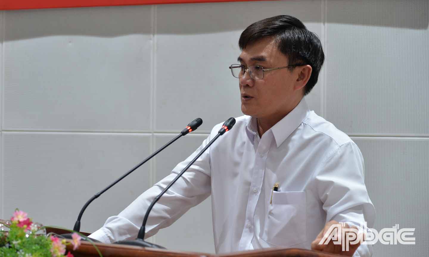 Đồng chí Nguyễn Văn Mười phát biểu tại hội nghị.