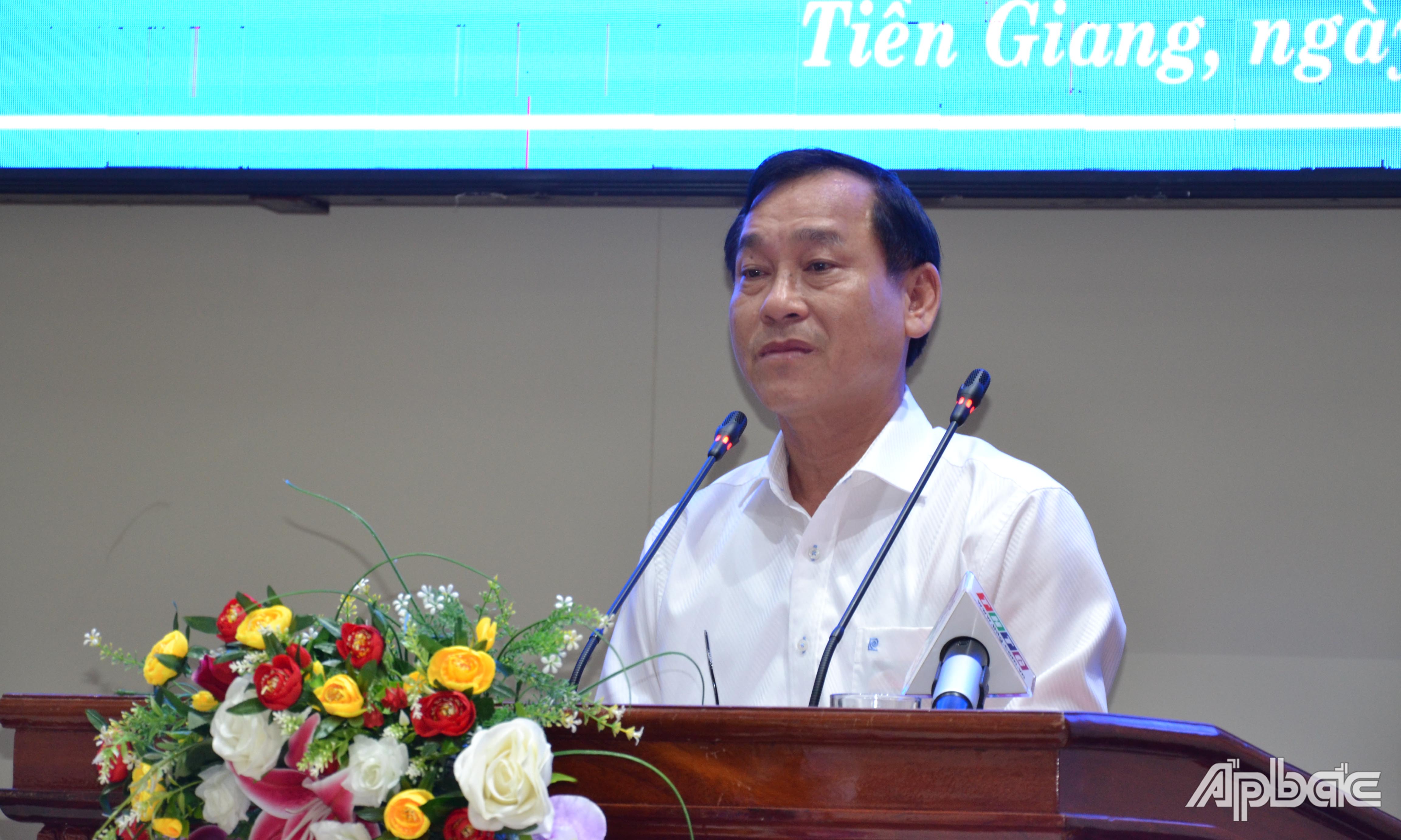 Đồng chí Nguyễn Văn Vĩnh phát biểu chỉ đạo hội nghị.
