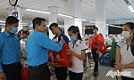 Thăm, tặng quà doanh nghiệp, công nhân KCN Tân Hương, Long Giang