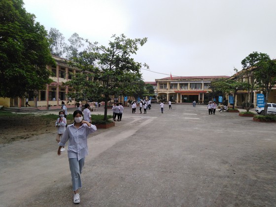 Từ ngày 2-2, học sinh Trường THCS Đông Hương (TP Thanh Hóa) cùng hàng ngàn học sinh trên địa bàn tỉnh Thanh Hóa nghỉ học để phòng chống dịch Covid-19