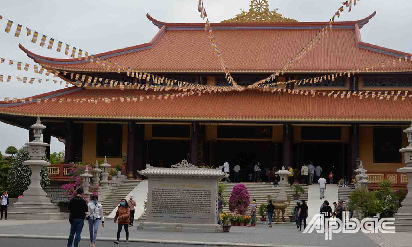 Lượng khách đến viếng Thiền viện có phần ít hơn so với mọi năm. Ngày 26-2, lượng khách có thể tăng thêm do đúng vào ngày rằm tháng Giêng.