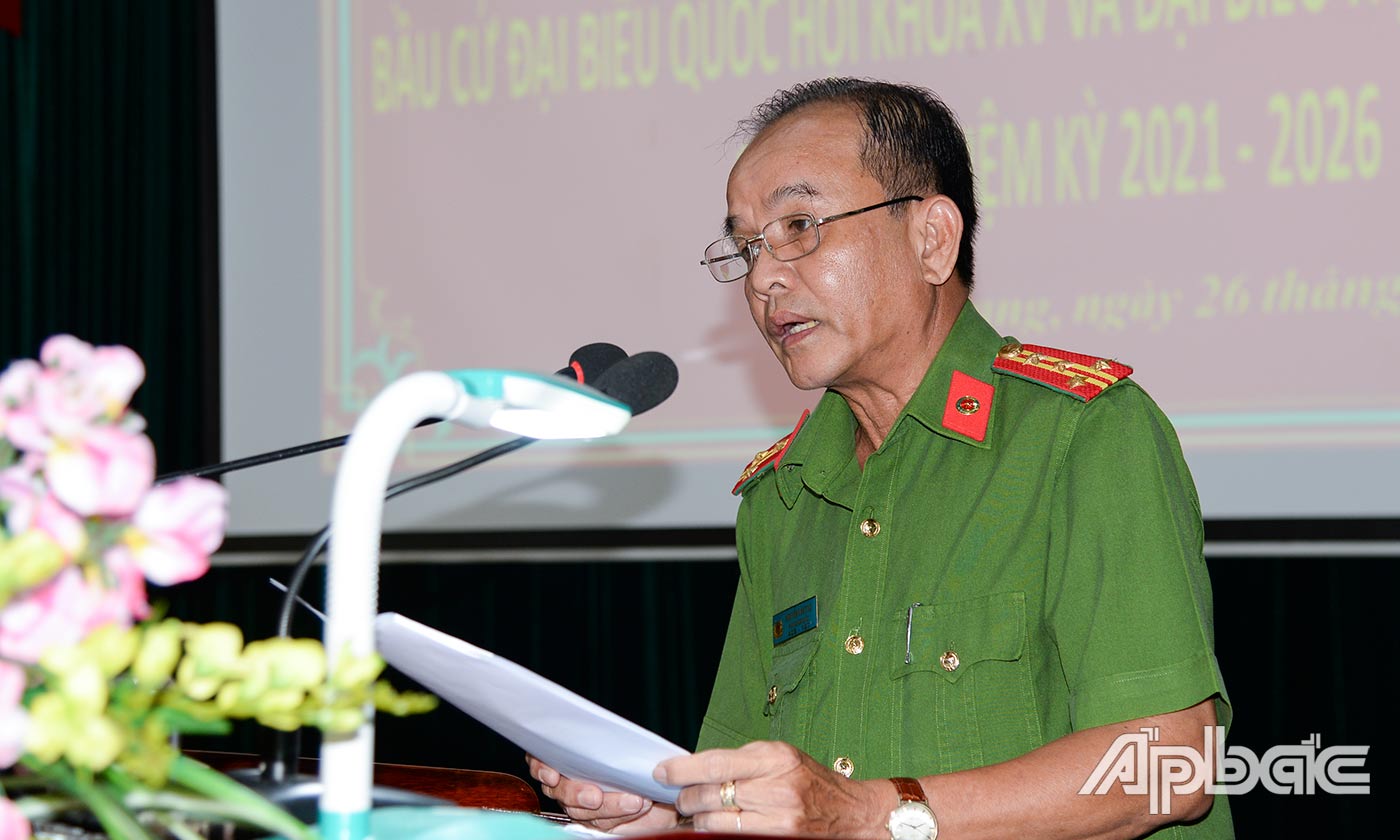 Đại tá Nguyễn Văn Thảo, Phó Giám đốc Công an tỉnh Tiền Giang phát biểu tại hội nghị.