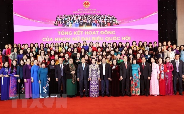 Prime Minister Nguyen Xuan Phuc and NA Chairwoman Nguyen Thi Kim Ngan with delegates (Photo: VNA).