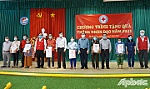 Trưởng Ban Tuyên giáo Trung ương tặng quà gia đình chính sách, hộ nghèo tại Tiền Giang