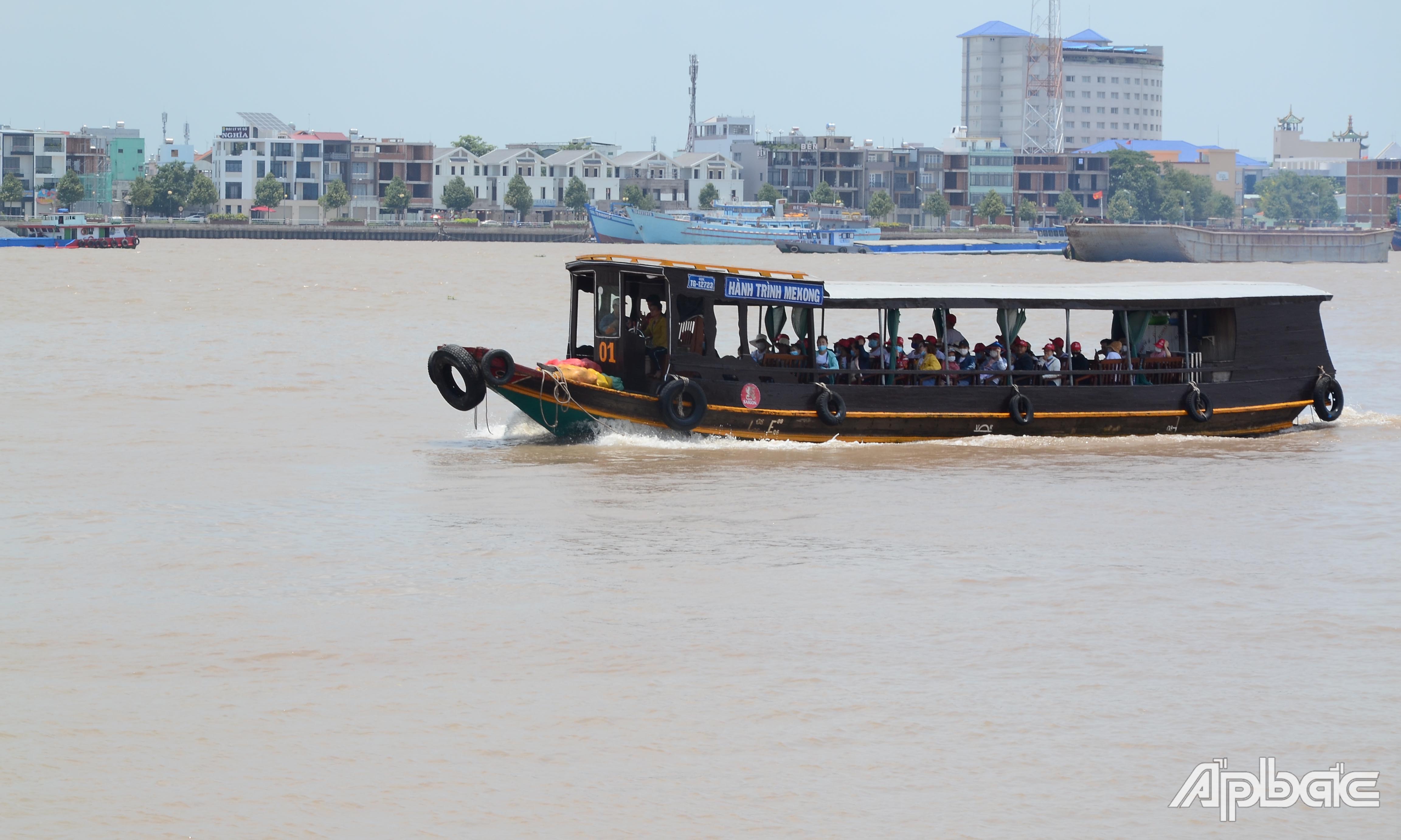 Theo Trung tâm Phát triển du lịch tỉnh Tiền Giang, 2 ngày nghỉ lễ đầu tiên, Bến tàu thủy Du lịch Mỹ Tho đón hơn 2.200 lượt khách.