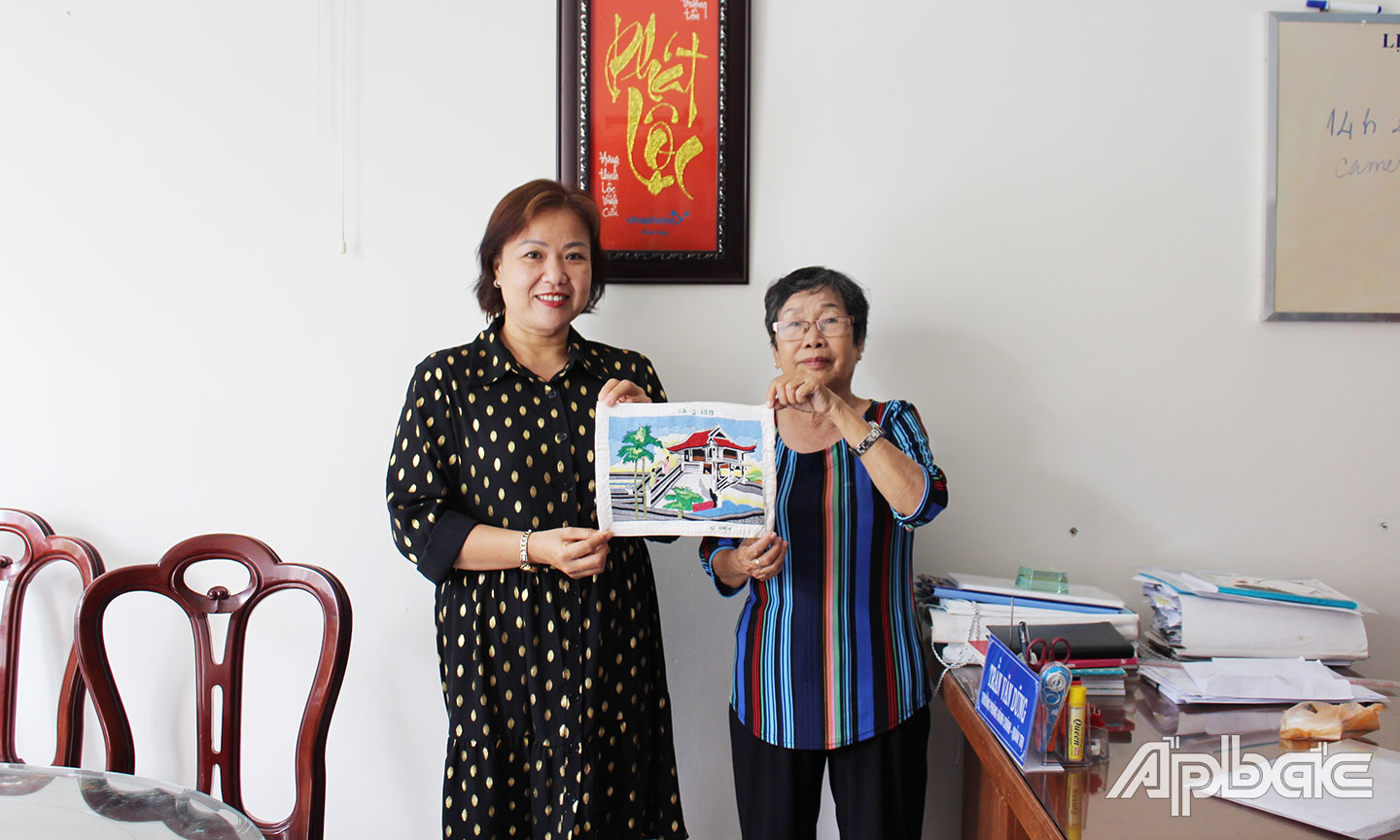 Bức tranh bà Nguyễn Ngọc Ánh tặng Bảo tàng Tiền Giang.