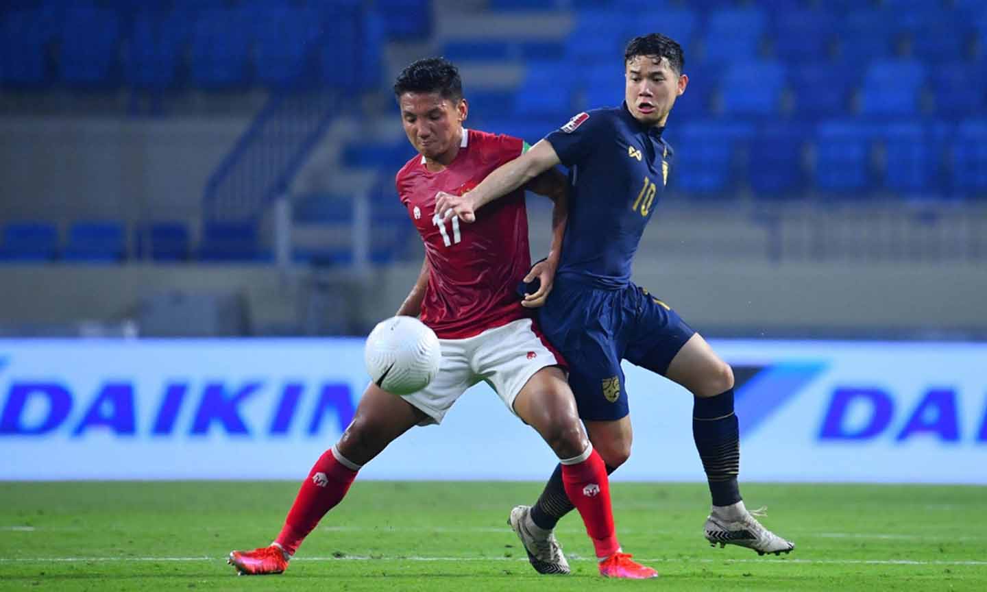 Thái Lan và Indonesia cầm chân nhau với trận hòa 2-2 ở lượt trận đầ tiên của bảng G, Vòng loại World Cup 2022 sau thời gian tạm nghỉ. Ảnh: Vietnamnet.vn