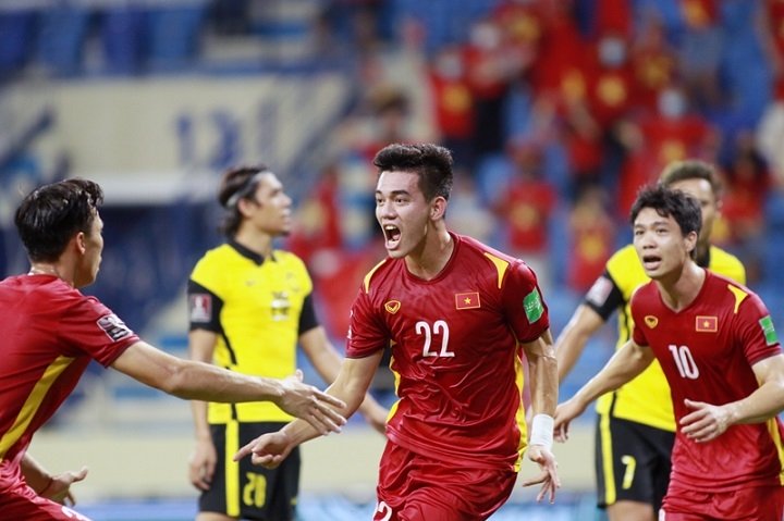 The Golden Star Warriors demonstrate a resilient fighting spirit to secure a well-deserved win against Malaysia. (Photo: VFF).