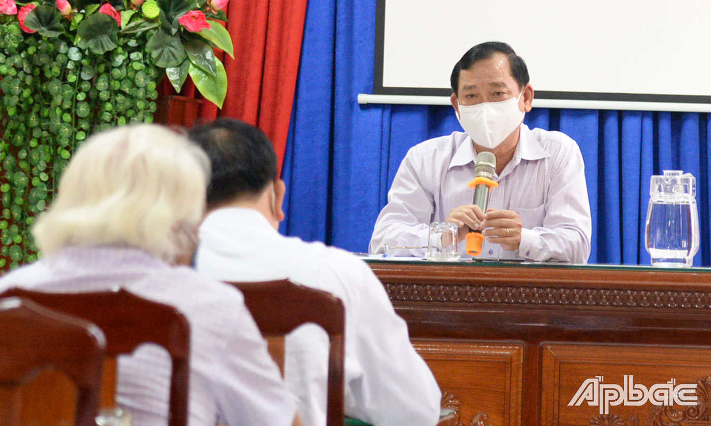 Đồng chí Nguyễn Văn Vĩnh phát biểu tại buổi làm việc với Ban Chỉ đạo phòng, chống dịch Covid-19 TP. Mỹ Tho.