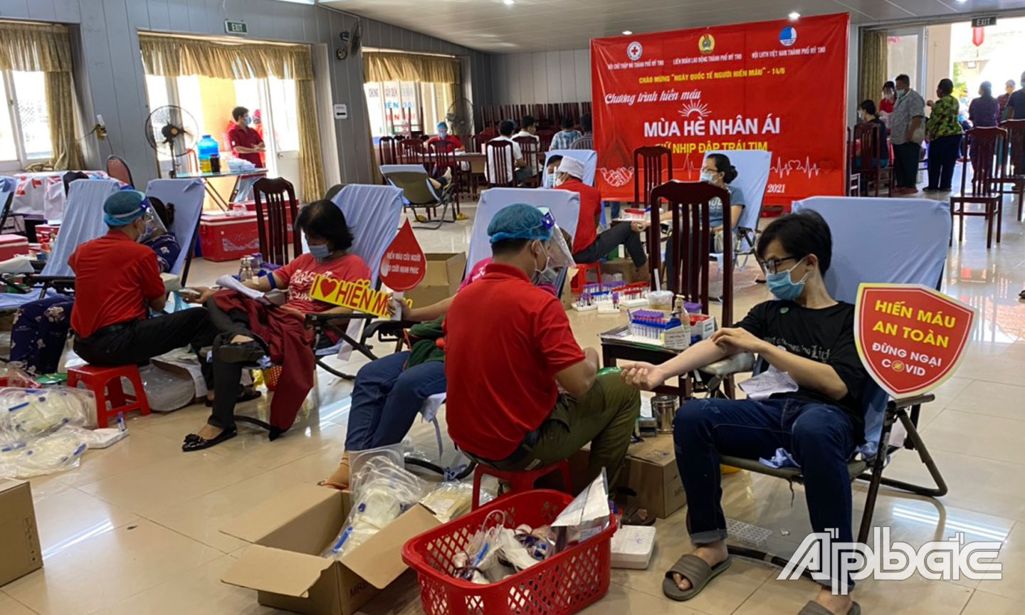 Hội CTĐ tỉnh Tiền Giang vẫn duy trì hoạt động hiến máu khẩn cấp, nhằm đảm bảo an toàn hiến máu trong mùa dịch theo thông điệp “Hiến máu an toàn, không ngại Covid-19”.