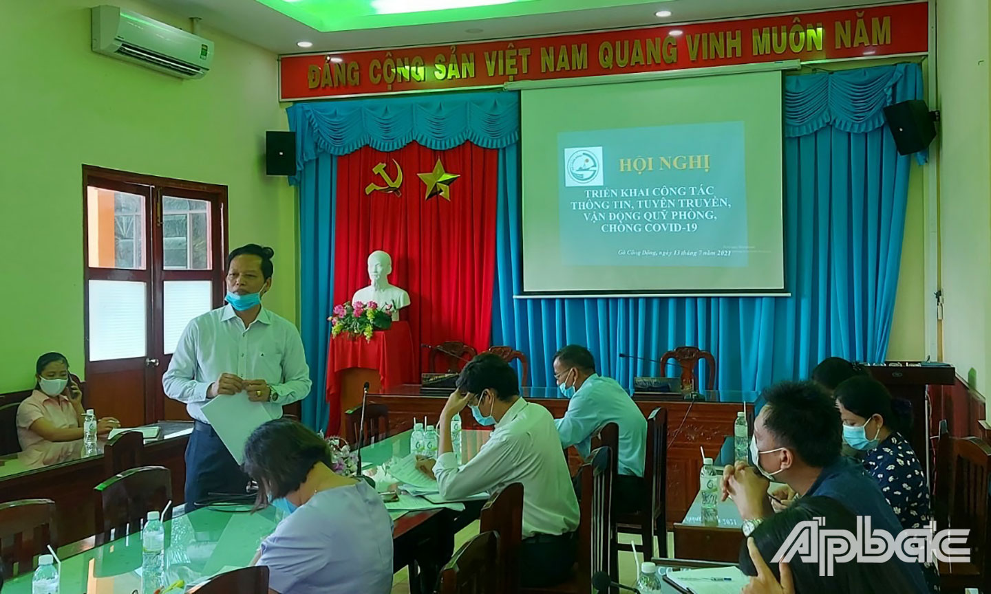 Đông chí Nguyễn Thành Diệu chỉ đạo tại cuộc họp.