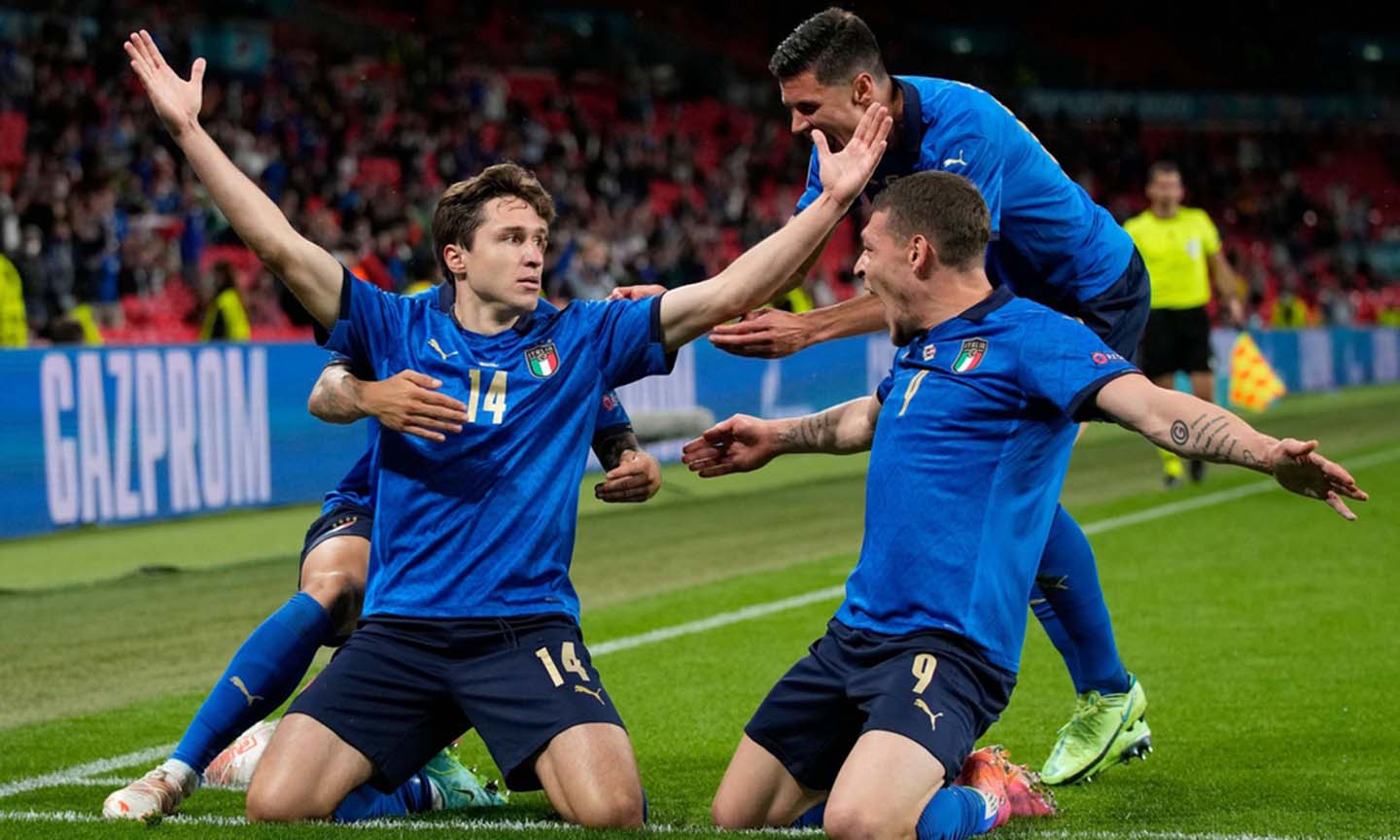Dù nổi tiếng với lối chơi phòng thủ nhưng Đội tuyển Ý đã trình diễn lối đá tấn công bùng nổ tại Euro 2020. Ảnh: Vietnamnet.vn
