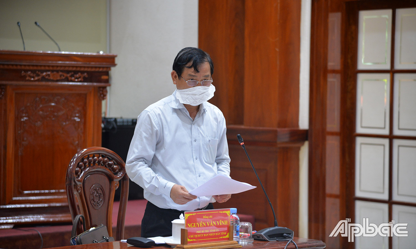 Chủ tịch UBND tỉnh Tiền Giang Nguyễn Văn Vĩnh, báo cáo tại buổi làm việc