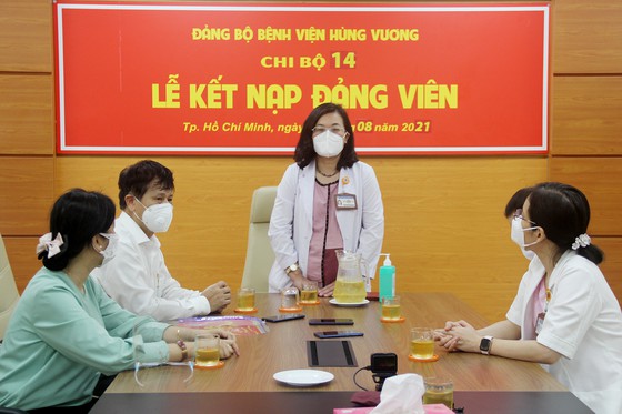 Tiến sĩ - Bác sĩ Hoàng Thị Diễm Tuyết gửi lời cảm ơn đến các cơ quan báo chí 
