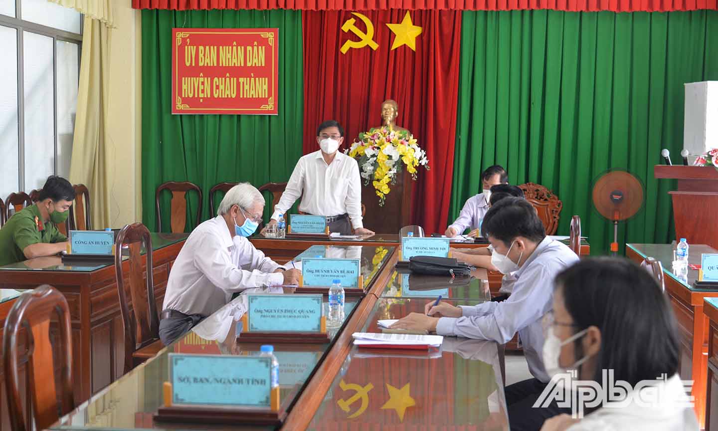 Đồng chí Nguyễn Văn Mười phát biểu tại buổi làm việc.