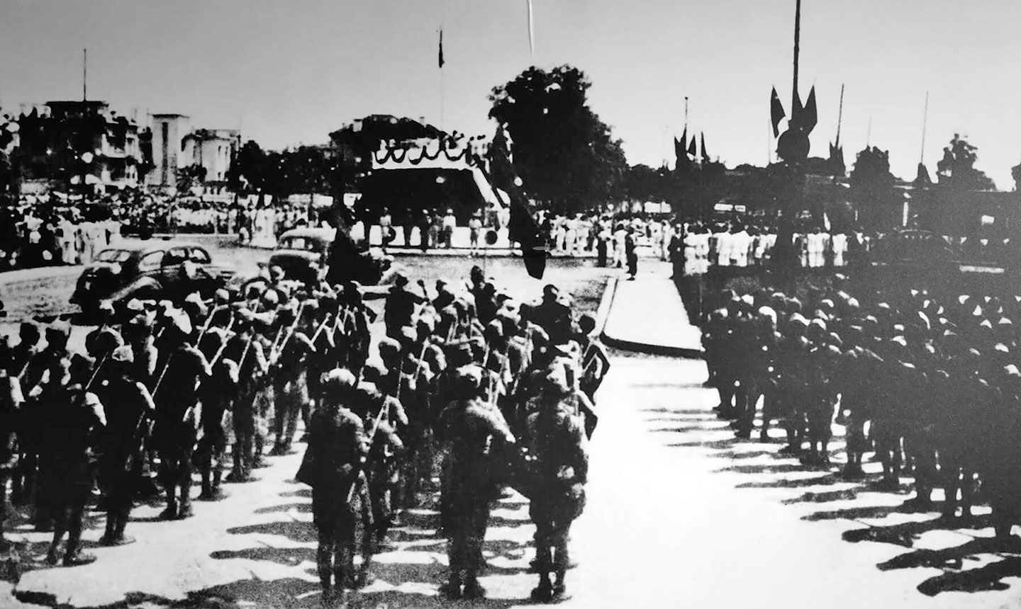 Các đơn vị giải phóng quân tại Quảng trường Ba Đình ngày 2-9-1945.