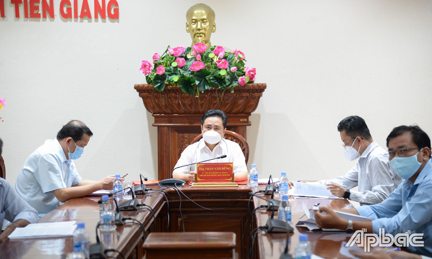 Phó Chủ tịch Thường trực UBND tỉnh Trần Văn Dũng chủ trì tại điểm cầu Tiền Giang.