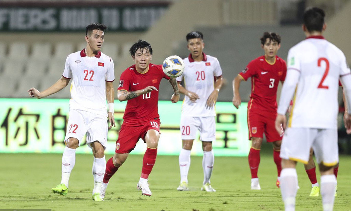 Đội tuyển Việt Nam đã đánh rơi điểm só đáng tiếc ở những phút cuối cùng sao trận đấu kiên cường trước Trung Quốc. Ảnh: Vietnamnet.vn