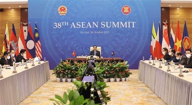 Prime Minister Pham Minh Chinh attends the 38th ASEAN Summit via videoconference on October 26 (Photo: VNA).