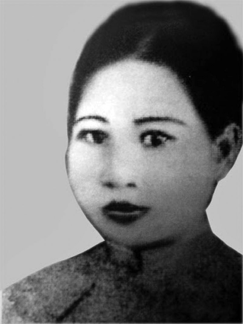 Nữ sĩ Manh Manh - Nguyễn Thị Kiêm.