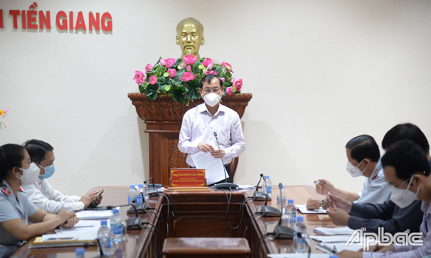 Đồng chí Nguyễn Văn Vĩnh phát biểu tại buổi tiếp công dân.