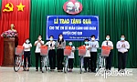 Tiền Giang: Trao 130 suất quà cho trẻ em khó khăn tại các huyện, thị phía Đông