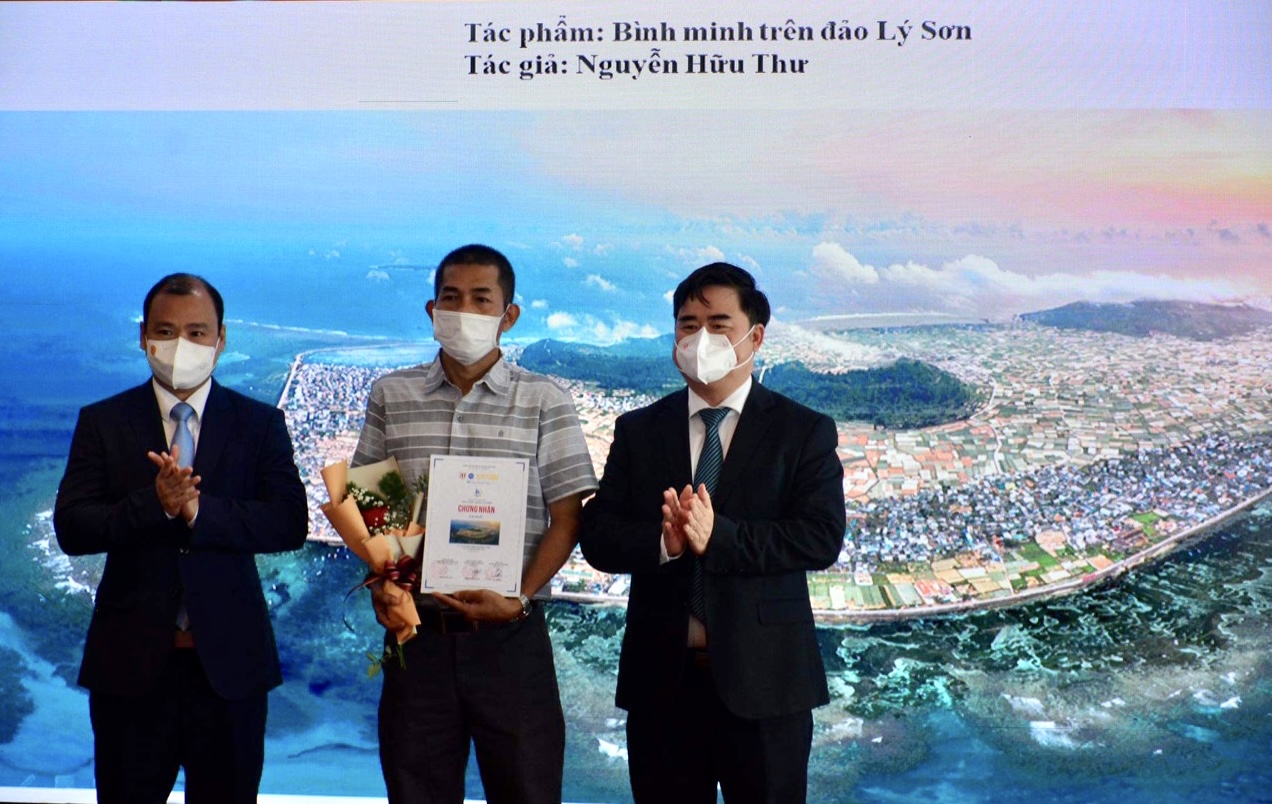 3.760 tác phẩm ảnh nghệ thuật dự thi 'Đất nước nhìn từ biển'