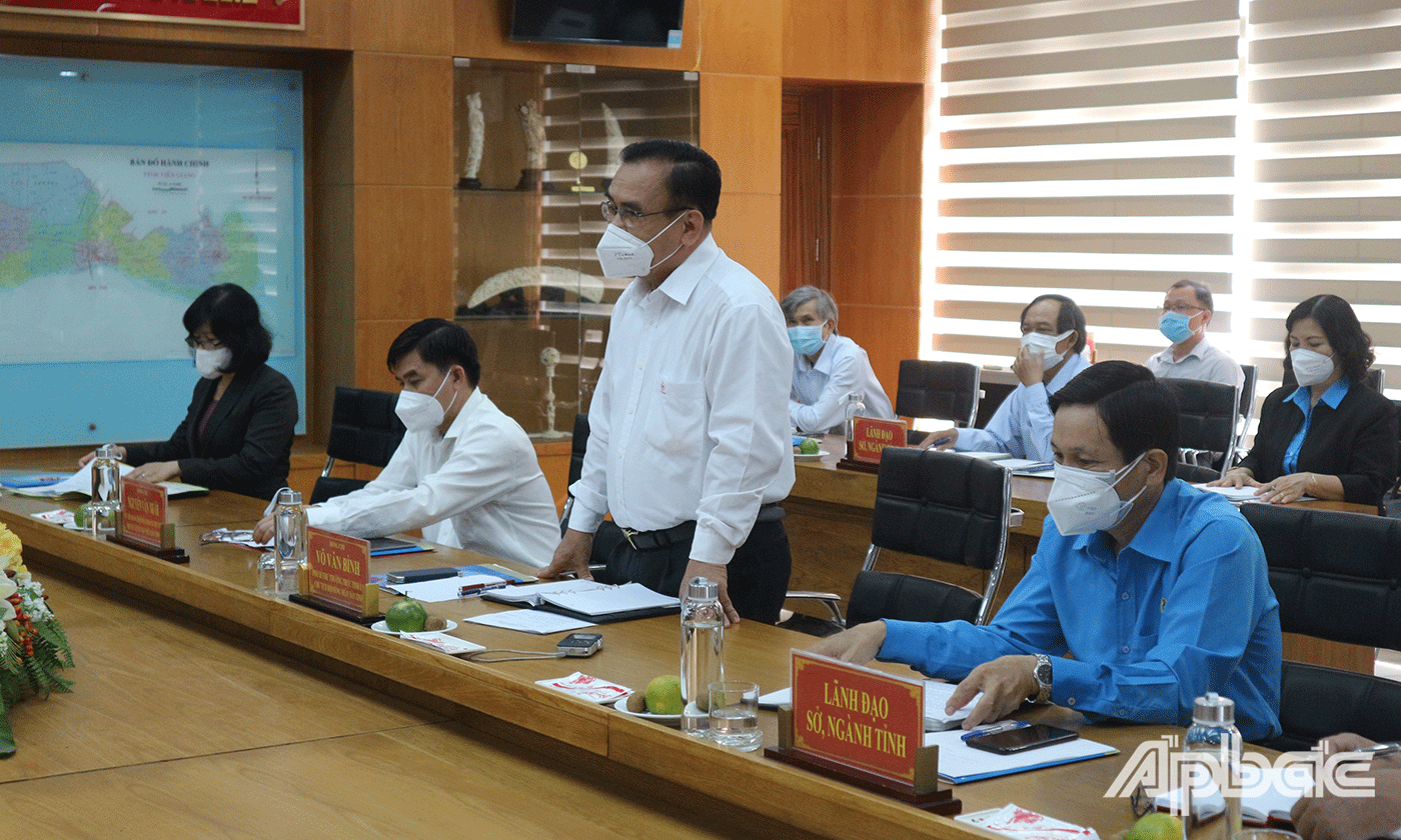 Đồng chí Võ Văn Bình, Phó Bí thư Thường trực Tỉnh ủy, Chủ tịch HĐND tỉnh Tiền Giang phát biểu tại buổi làm việc 