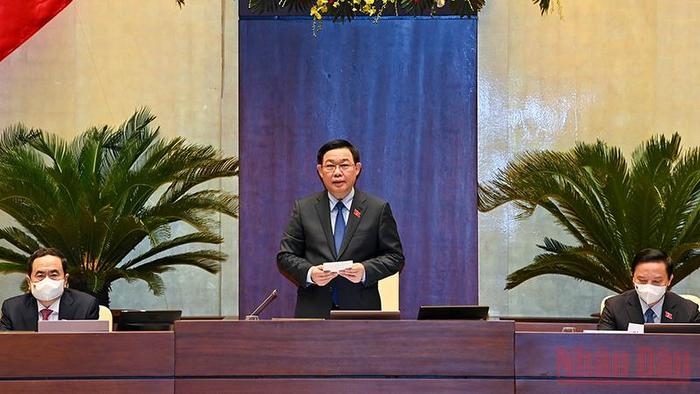 NA Chairman Vuong Dinh Hue delivering opening remarks at the Q&A session. (Photo: NDO).