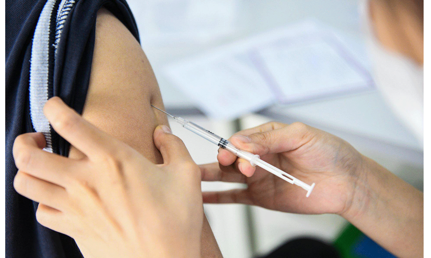 Đã có 12 tỉnh, thành phố triển khai tiêm vaccine COVID-19 cho trẻ từ 12-17 tuổi. Ảnh: VGP/Hiền Minh 