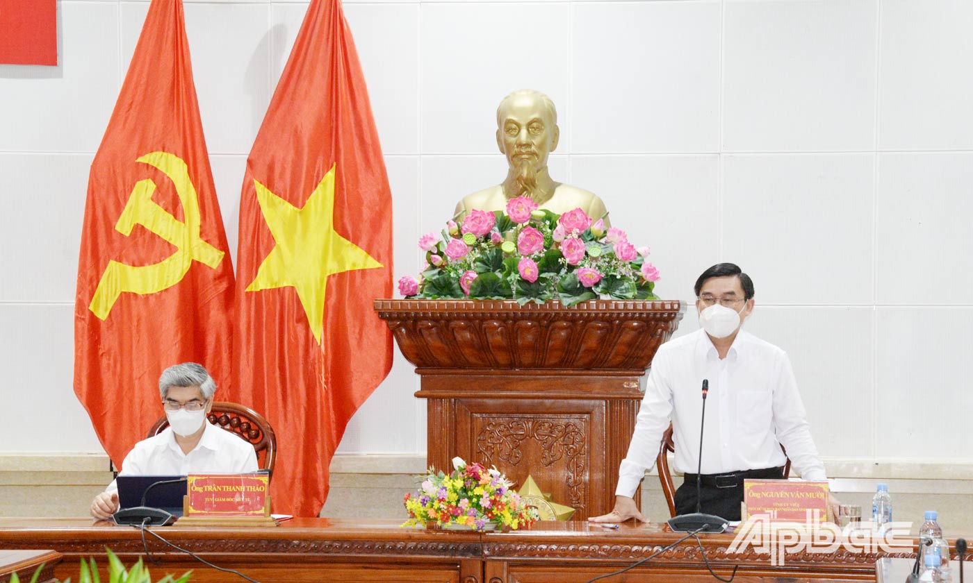 Phó Chủ tịch UBND tỉnh Nguyễn Văn Mười chỉ đạo các địa phương triển khai tiêm ngay vắc xin phòng Covid-19 cho trẻ em từ 12 đến dưới 18 tuổi ngay từ ngày 17-11.