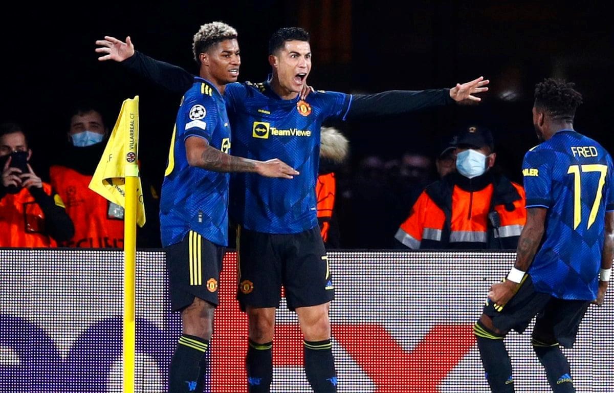 Ronaldo (giữa) lại ghi bàn để giúp M.U đi tiếp. (Nguồn: Getty Images)