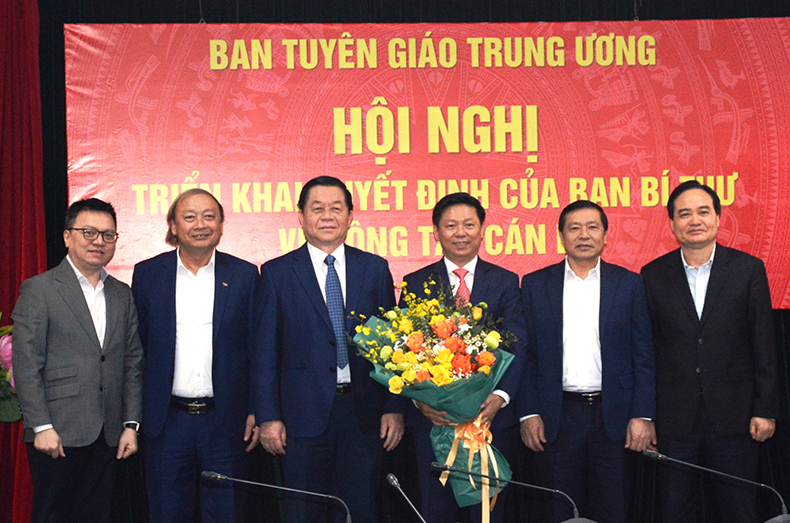 Đồng chí Trần Thanh Lâm giữ chức Phó Trưởng Ban Tuyên giáo Trung ương